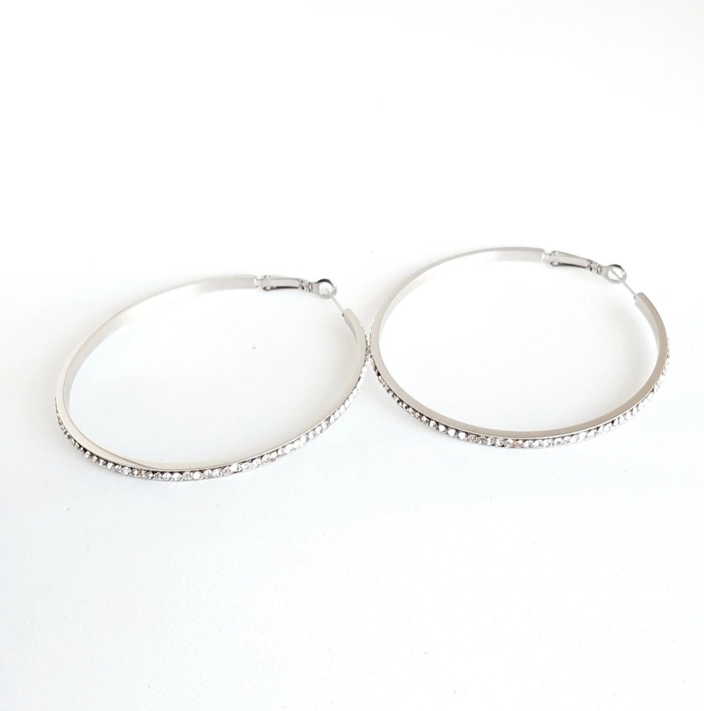 Oorbellen strassy hoops - Zilver oorbellen