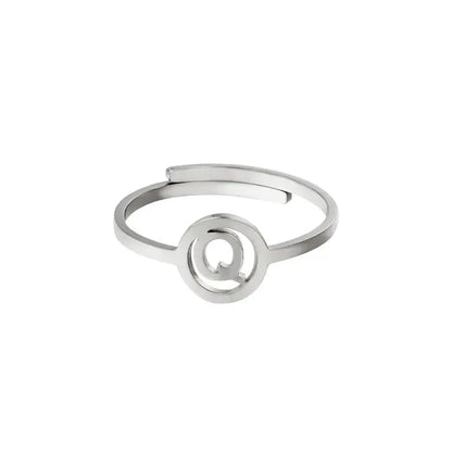 Initiaal Ring Zilver Q Ringen