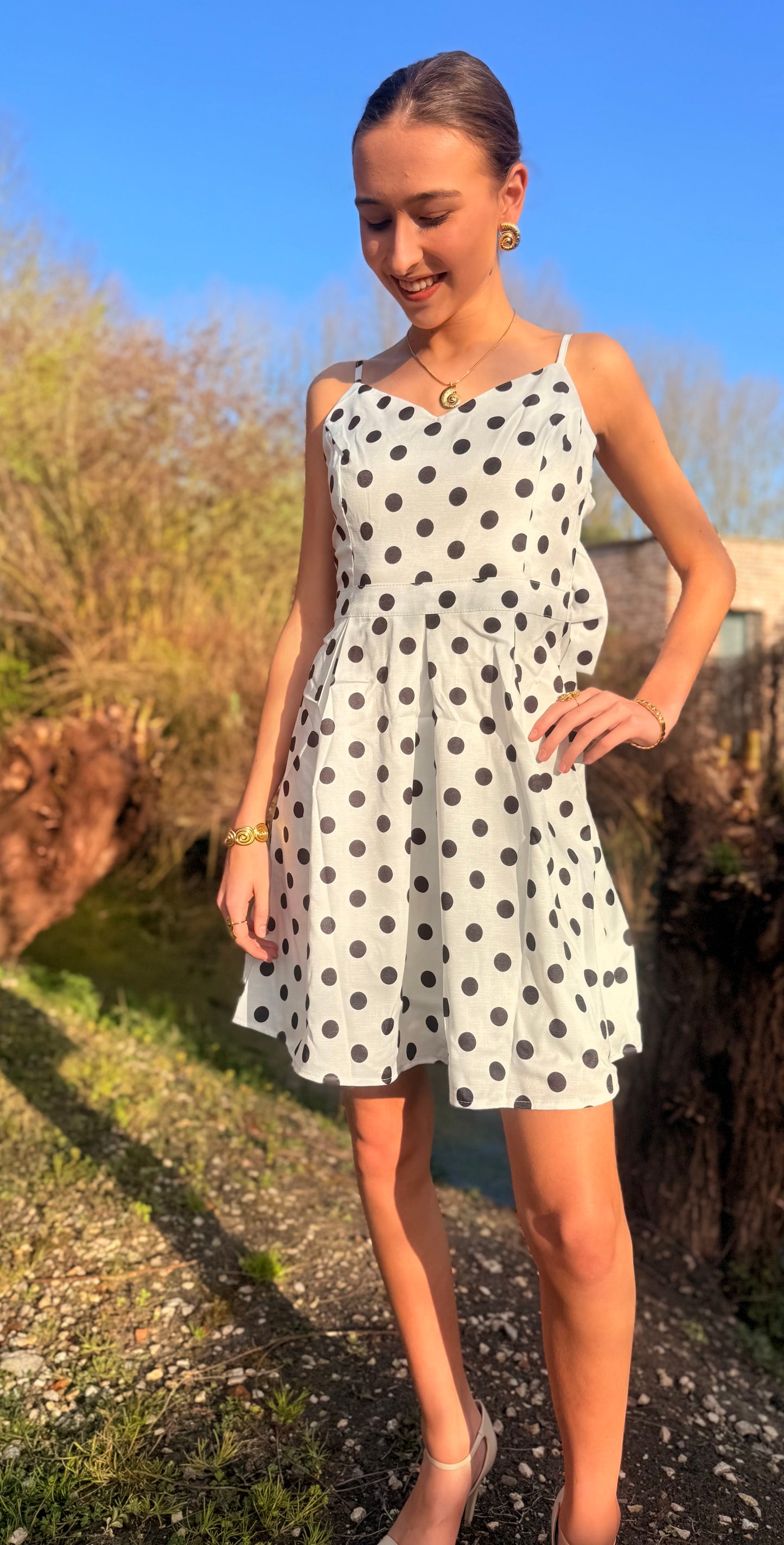 Polka Dot Jurk met Open Rug & Strik jurk