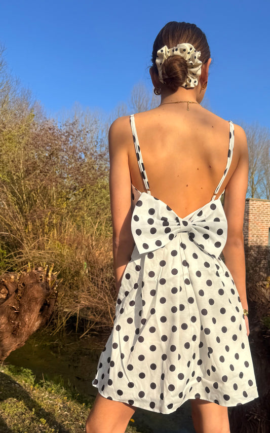 Polka Dot Jurk met Open Rug & Strik jurk